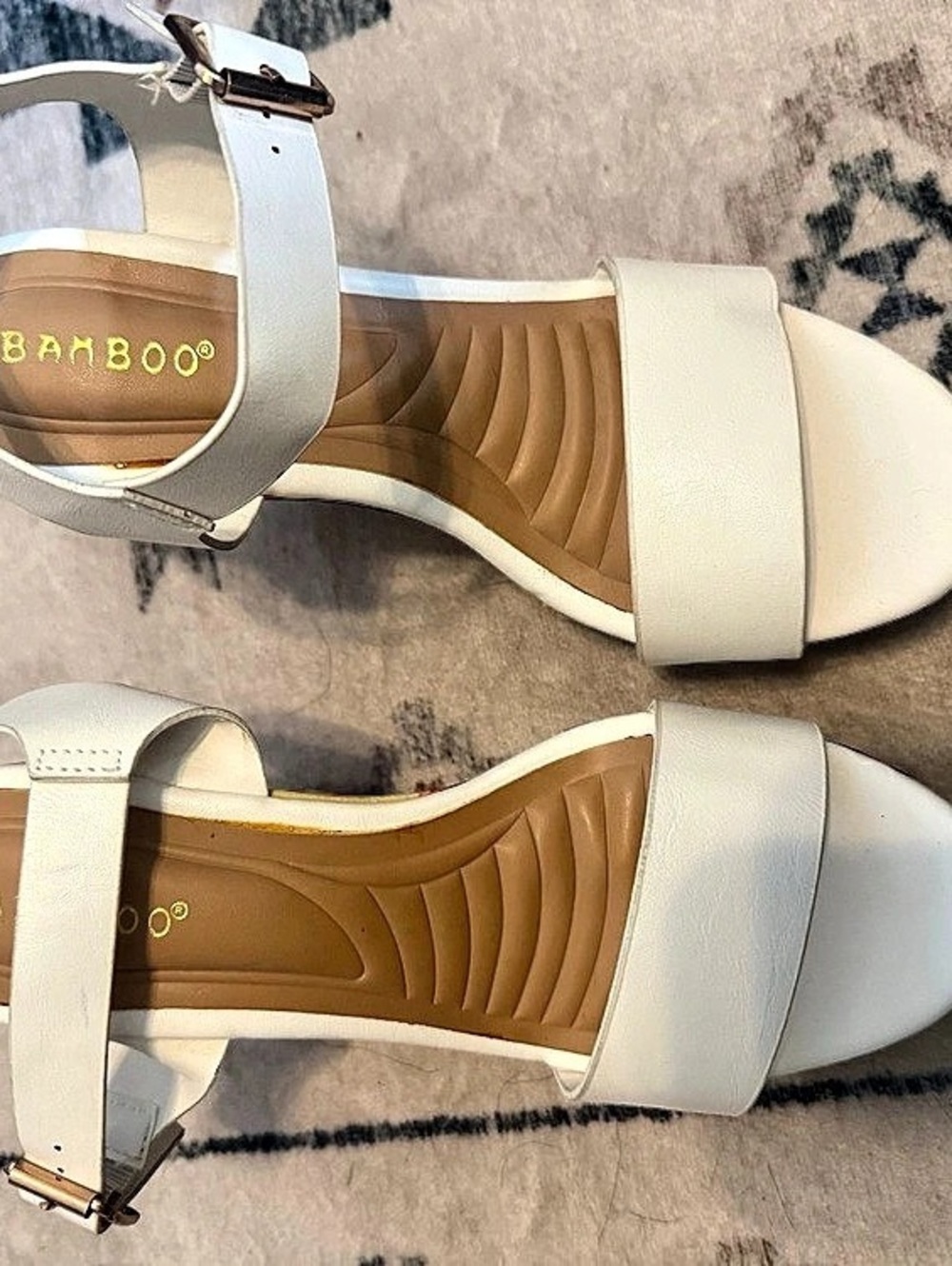 Bamboo Floral Wedge Sandals in White US 7